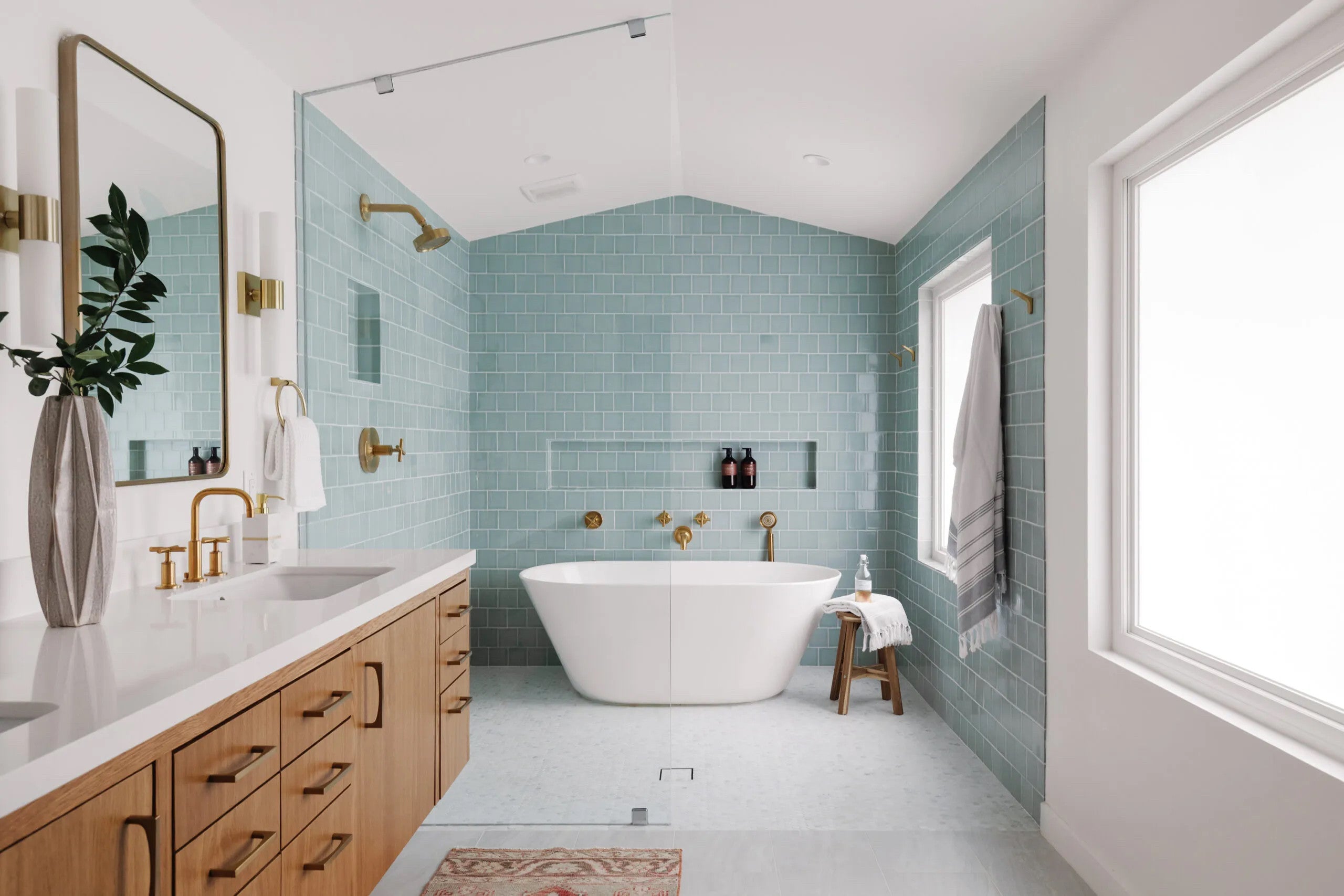 Pros & Cons of Wet Room Bathrooms + How to Make the Most of Yours