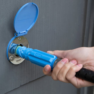 Hand connecting an aquor blue straight hose connector to an aquor blue house hydrant v1.